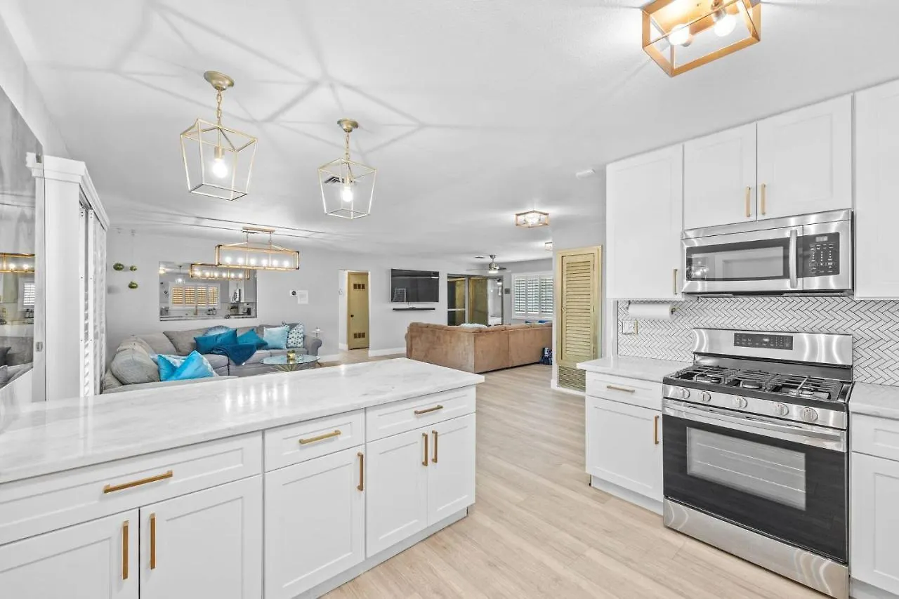 4Bdrm 2 Bath Pool Close To Strip Conventions ラスベガス 米国