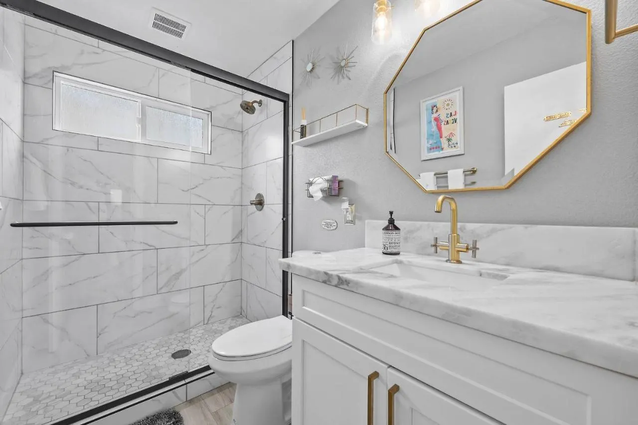 別荘 4Bdrm 2 Bath Pool Close To Strip Conventions ラスベガス
