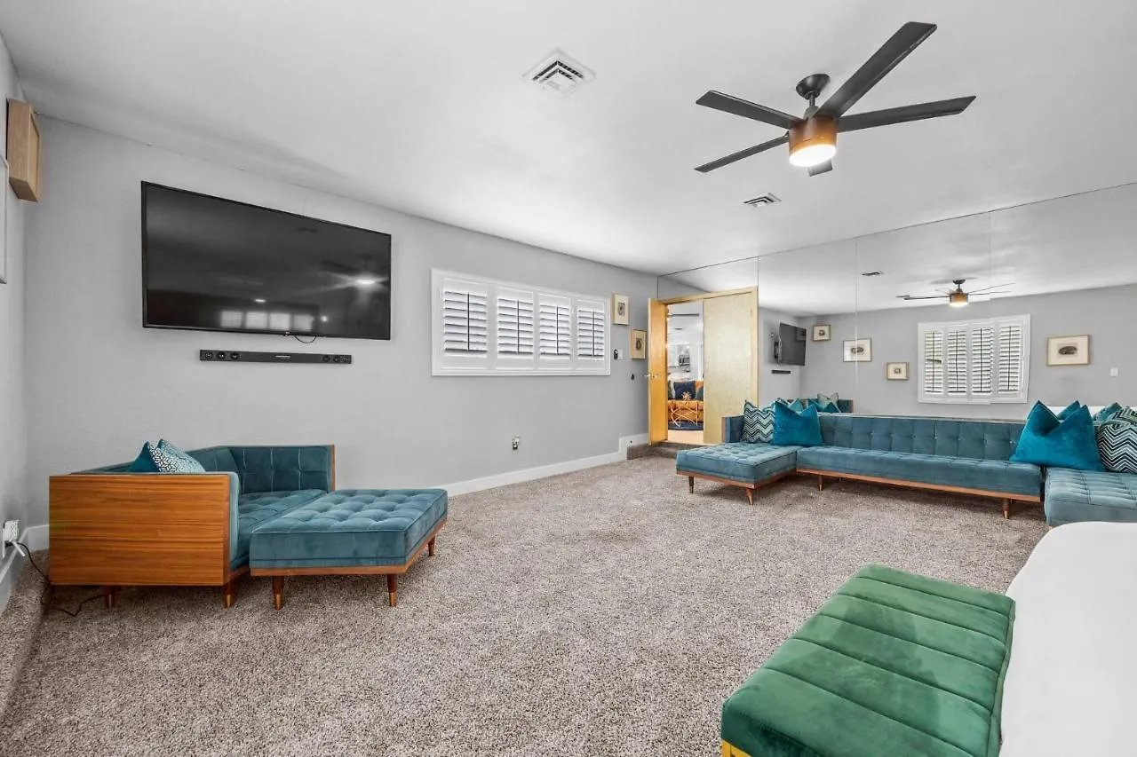 4Bdrm 2 Bath Pool Close To Strip Conventions ラスベガス